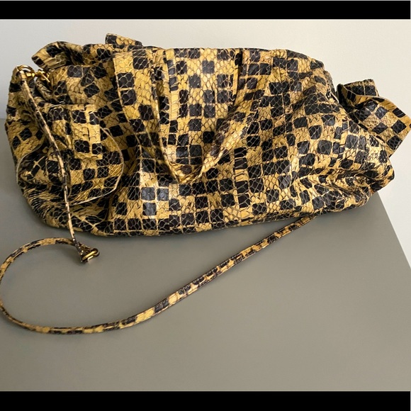 Stunning Miu Miu Python crossbody/shoulder bag - Picture 6 of 16